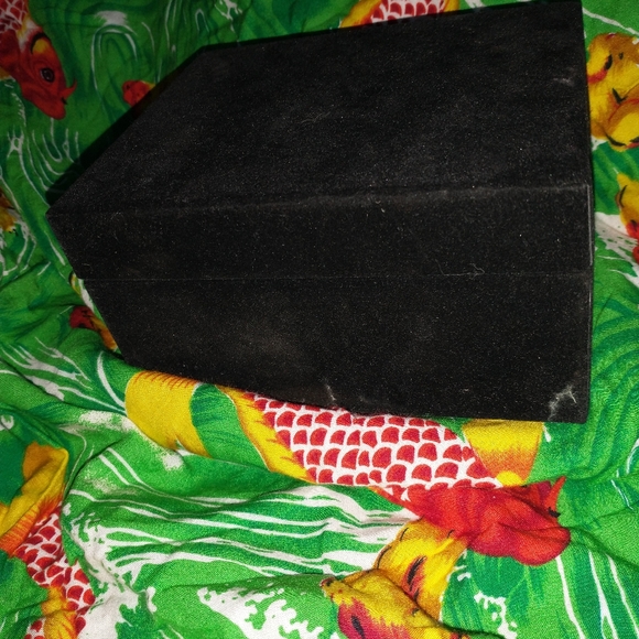 VINTAGE NEIMAN MARCUS STOCK MARKET BULL AND BEAR - Picture 4 of 12